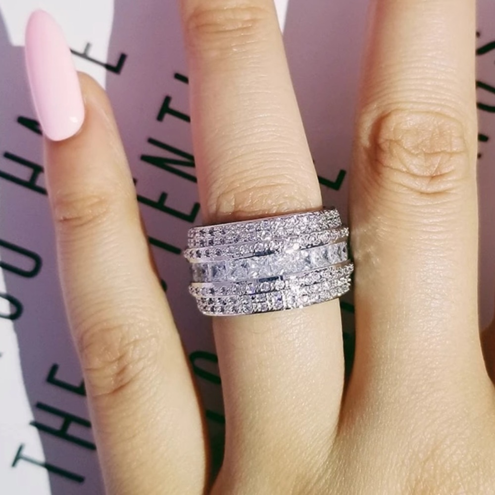 LUXURY 925 STERLING SILVER DIAMOND BAND RING, CUTE RING, SHINY RING. - Picture 2 of 5